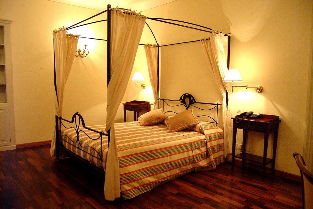 Marcarini Agriturismo Neviglie Phòng bức ảnh