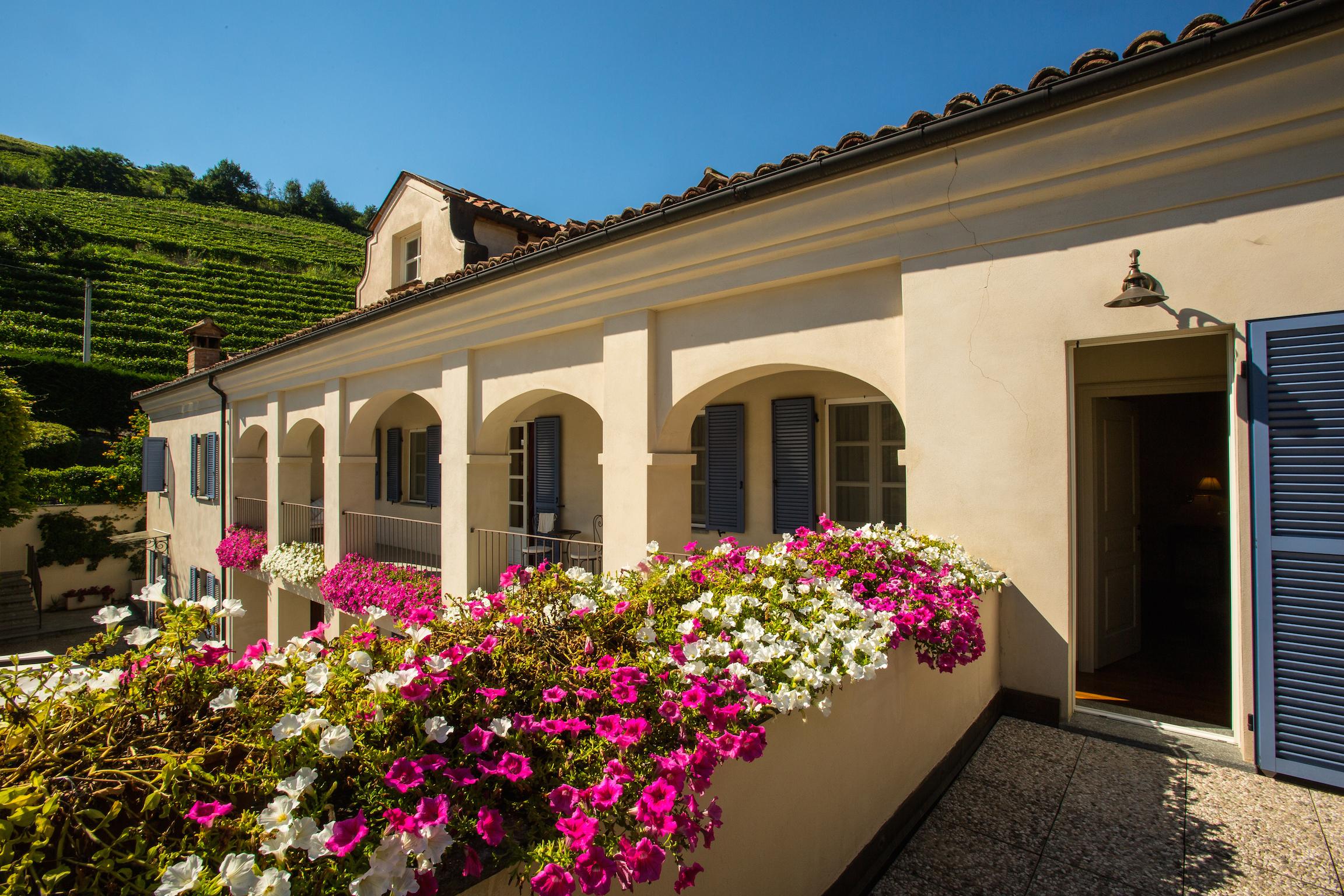 Marcarini Agriturismo Neviglie Ngoại thất bức ảnh