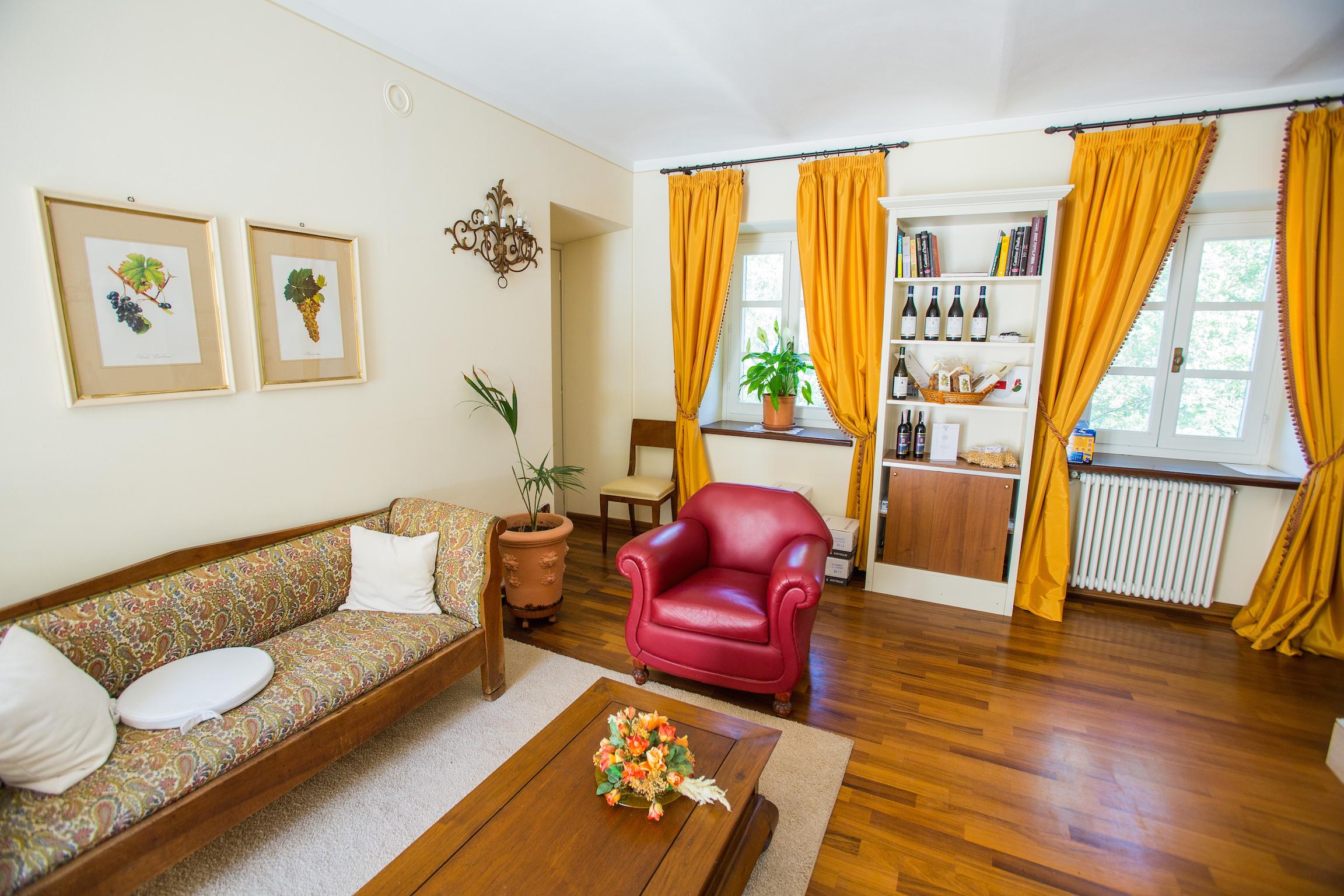 Marcarini Agriturismo Neviglie Ngoại thất bức ảnh