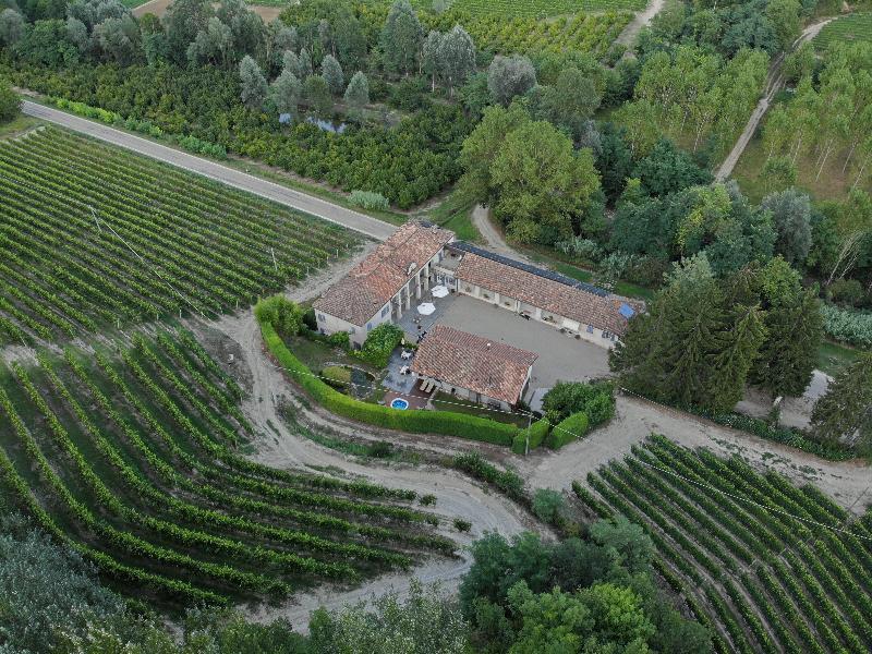 Marcarini Agriturismo Neviglie Ngoại thất bức ảnh